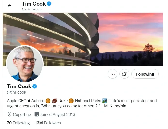 Tim Cook Twitter