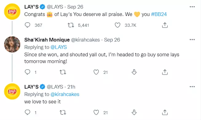 Example of replying to customer reviews